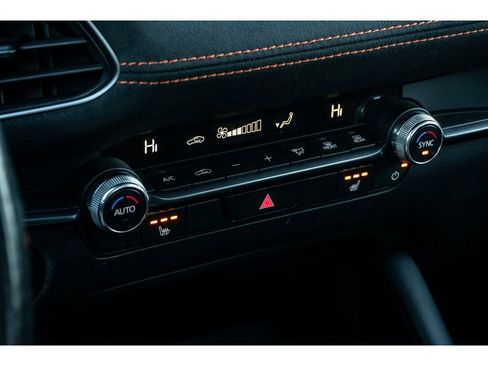 Used 2024 MAZDA MAZDA3 s image 24