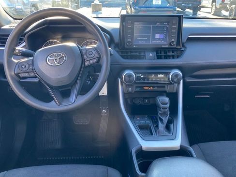 Used 2021 Toyota RAV4 LE image 9