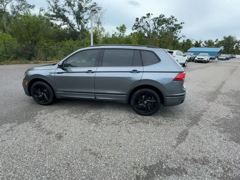 Used 2024 Volkswagen Tiguan SE R-Line FWD image 5