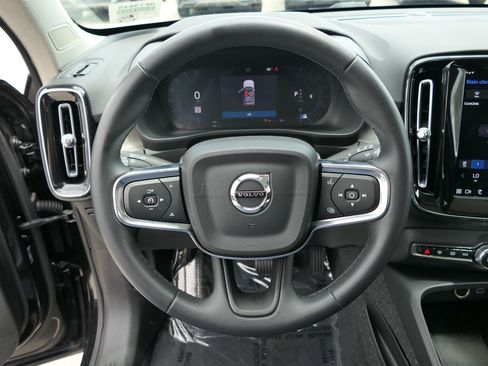 Used 2025 Volvo XC40 B5 Core AWD/4WD image 19