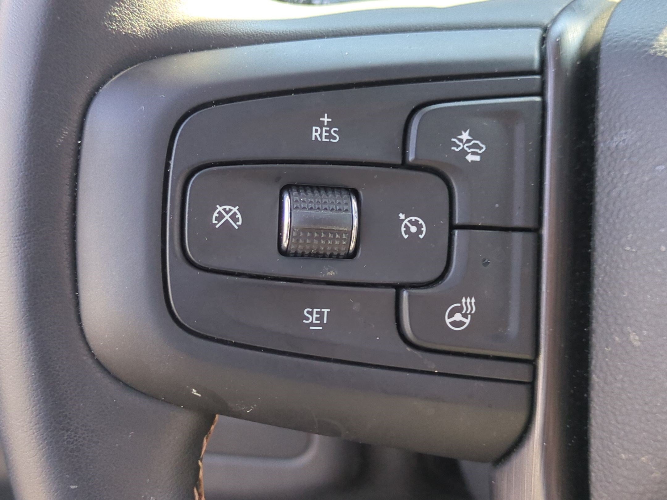 Used 2024 GMC Yukon AT4 AWD/4WD image 18