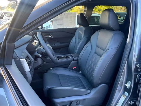 New 2026 Nissan Rogue Platinum image 15