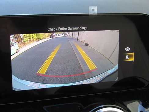 Certified 2023 Mercedes-Benz GLA 250 4MATIC w/ Premium Package image 33