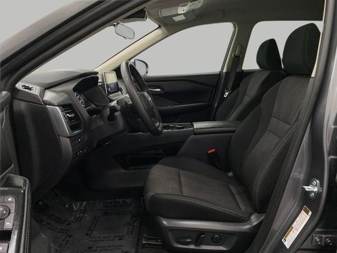 Certified 2025 Nissan Rogue SV image 29