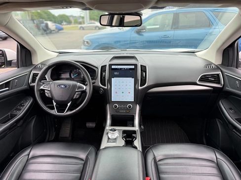 Certified 2024 Ford Edge SEL w/ Convenience Package AWD/4WD image 2