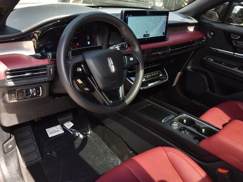 New 2025 Lincoln Corsair Reserve w/ Equipment Group 202A image 34