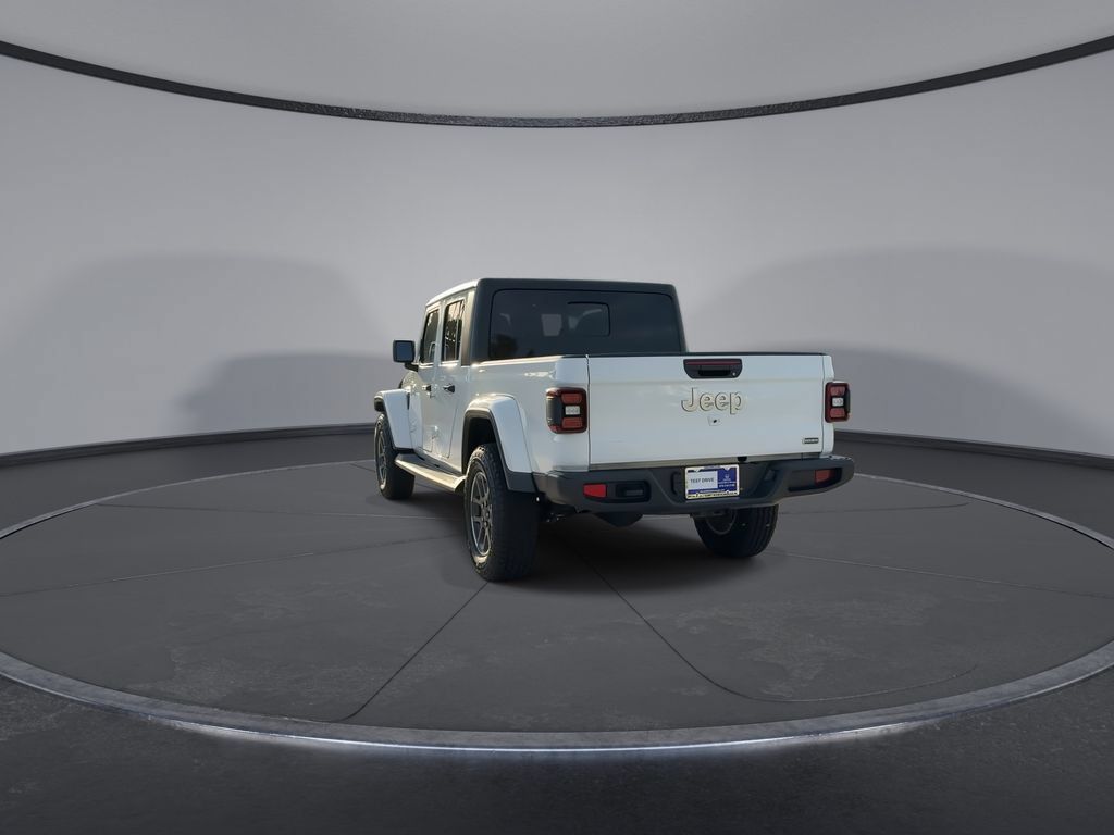 Used 2022 Jeep Gladiator Overland w/ LED Lighting Group AWD/4WD image 7