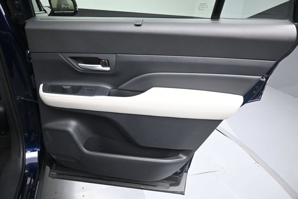 Certified 2024 Toyota Grand Highlander AWD image 34