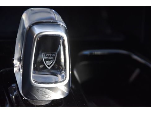 Certified 2026 Volvo XC40 B5 Plus w/ Protection Package Premier image 38