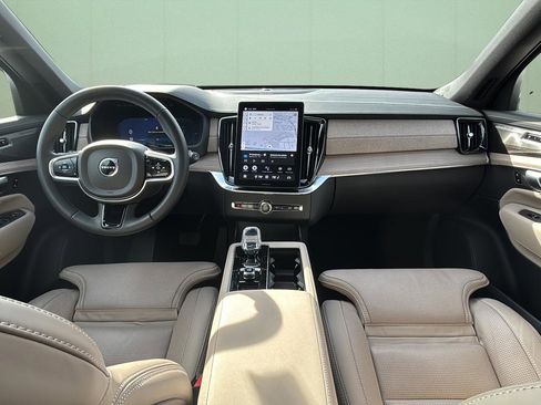 Used 2025 Volvo XC90 T8 Ultra image 24