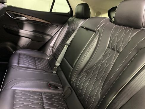 Used 2021 Buick Envision Avenir w/ Technology Package II image 13