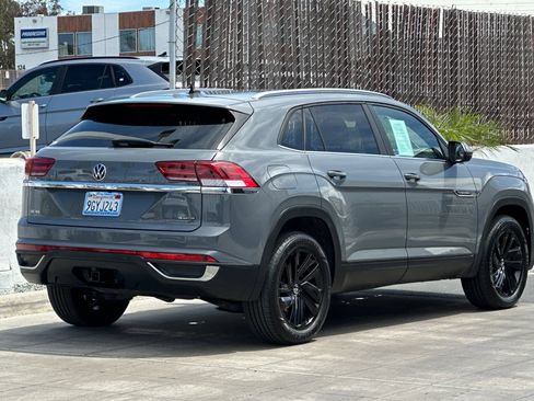 Used 2023 Volkswagen Atlas Cross Sport SE w/ Panoramic Sunroof Package AWD/4WD image 4