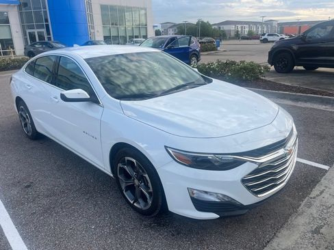 Used 2024 Chevrolet Malibu LT FWD image 2