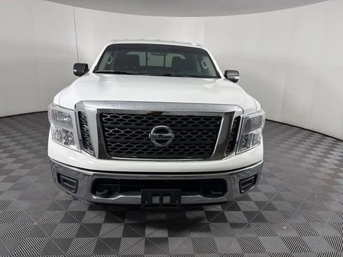 Used 2018 Nissan Titan SV AWD/4WD image 21