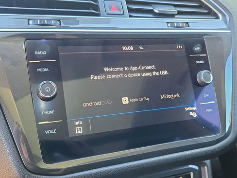 Used 2019 Volkswagen Tiguan SE FWD image 22