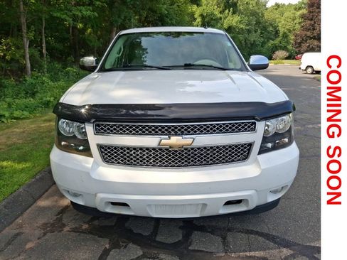 Used 2008 Chevrolet Tahoe LTZ w/ LTZ Preferred Equipment Group AWD/4WD image 2