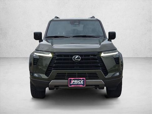 Used 2025 Lexus GX 550 AWD/4WD image 2