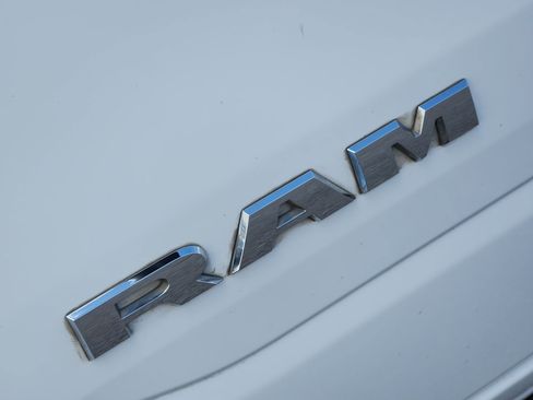 Used 2022 RAM 1500 Laramie w/ Laramie Southwest Edition AWD/4WD image 12