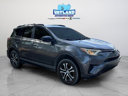 Used 2018 Toyota RAV4 LE FWD image 61