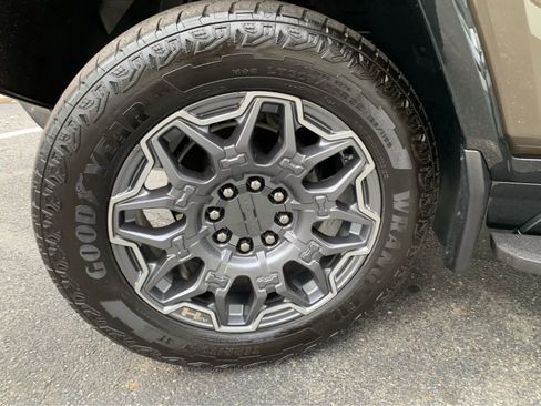 Used 2024 GMC Hummer EV 3X image 8