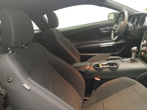 Used 2016 Ford Mustang Coupe RWD image 21