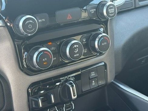 Used 2021 RAM 1500 Big Horn w/ Trailer Tow Group image 27