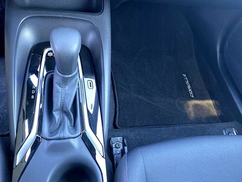 Certified 2025 Toyota Corolla SE image 18