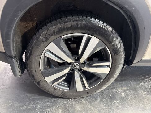 Used 2021 Nissan Rogue Platinum image 15