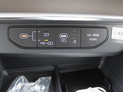 New 2026 Kia Carnival EX image 27