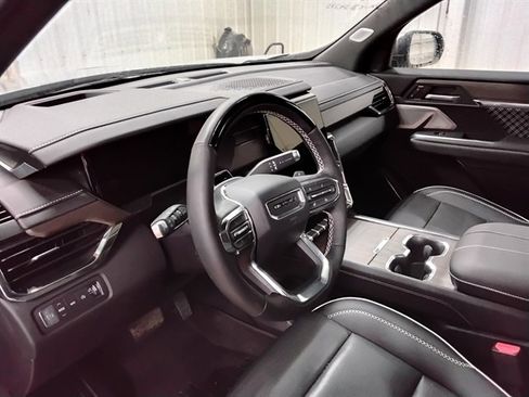 Used 2025 GMC Acadia Denali w/ Super Cruise Package AWD/4WD image 11