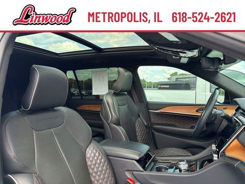 Used 2023 Jeep Grand Cherokee L Summit AWD/4WD image 11