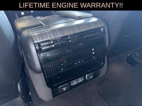 Certified 2024 Jeep Wagoneer L Series II w/ Flexible Seating Group image 41