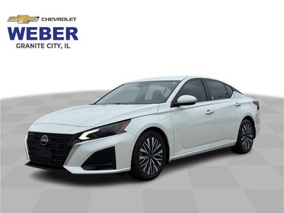 Used 2023 Nissan Altima 2.5 SV