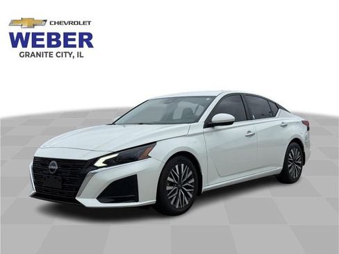 Used 2023 Nissan Altima 2.5 SV FWD image 1
