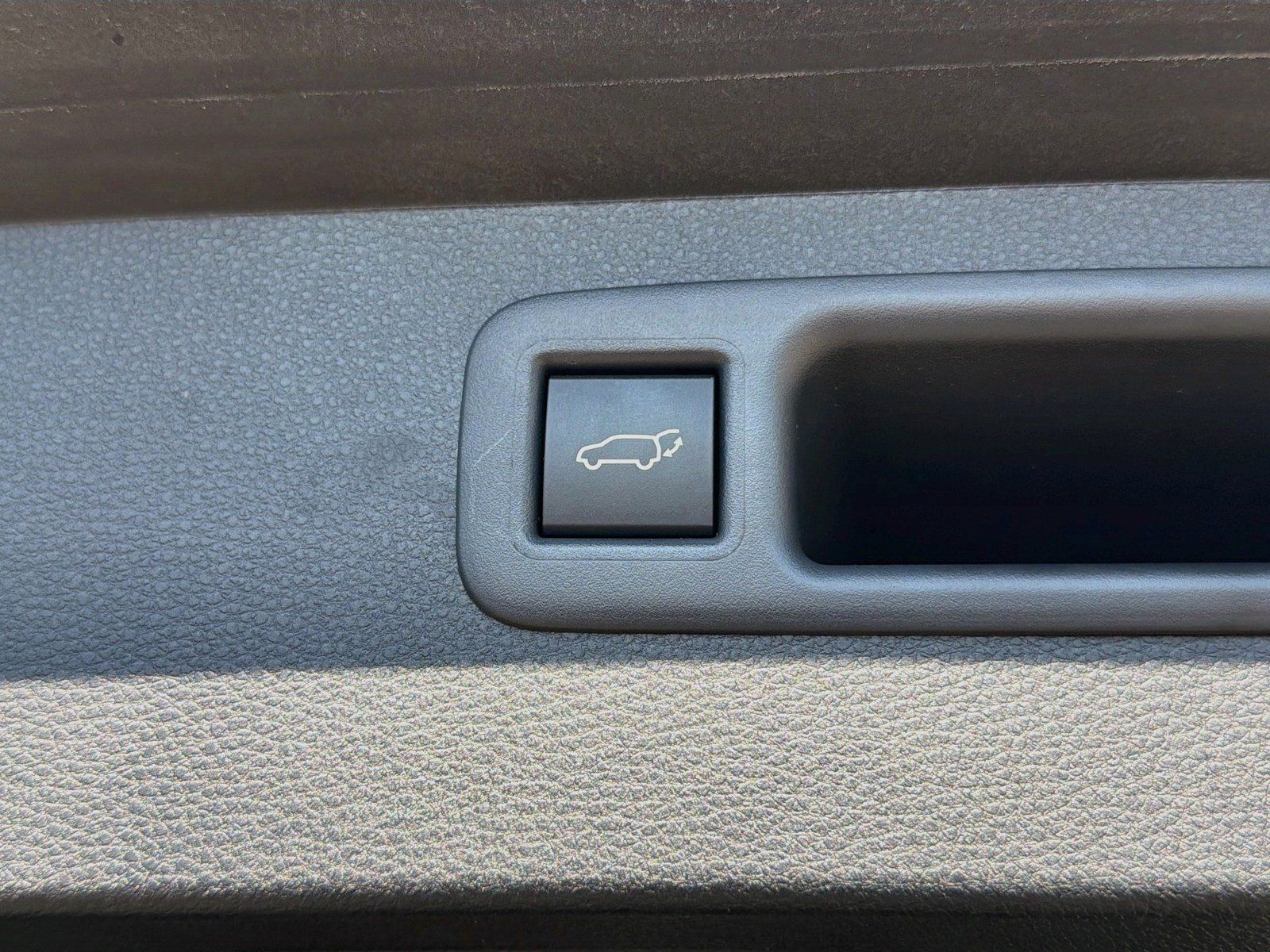 Used 2026 Toyota Highlander Limited AWD/4WD image 30