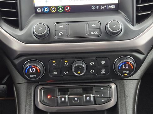 Used 2022 GMC Acadia AT4 w/ Technology Package image 21