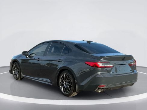 Used 2025 Toyota Camry SE FWD image 4