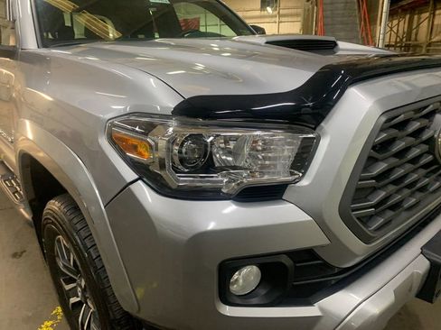 Used 2020 Toyota Tacoma TRD Sport AWD/4WD image 33