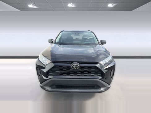 Used 2021 Toyota RAV4 LE FWD image 6