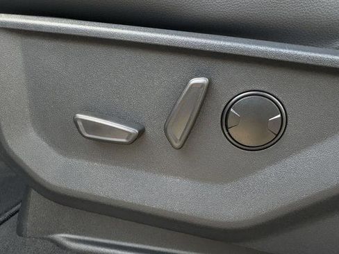 New 2026 Ford F250 Lariat w/ Black Appearance Package image 29