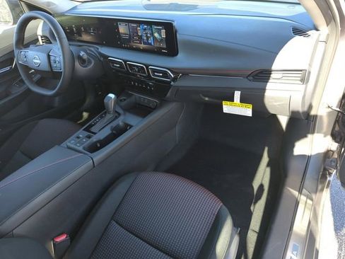 New 2026 Nissan Sentra SR w/ Floor Mat Package FWD image 17
