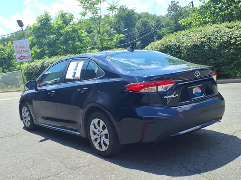 Used 2021 Toyota Corolla LE FWD image 4