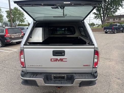 Used 2018 GMC Canyon SLE w/ SLE Convenience Package RWD image 5