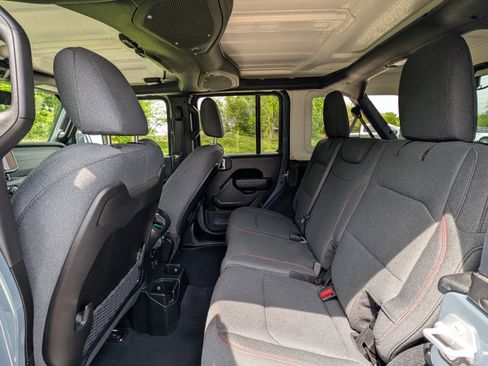 Used 2024 Jeep Wrangler Unlimited Rubicon w/ XTREMEE 35" Tire Package AWD/4WD image 21