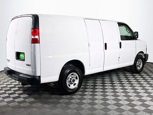 Used 2020 GMC Savana 2500 image 10