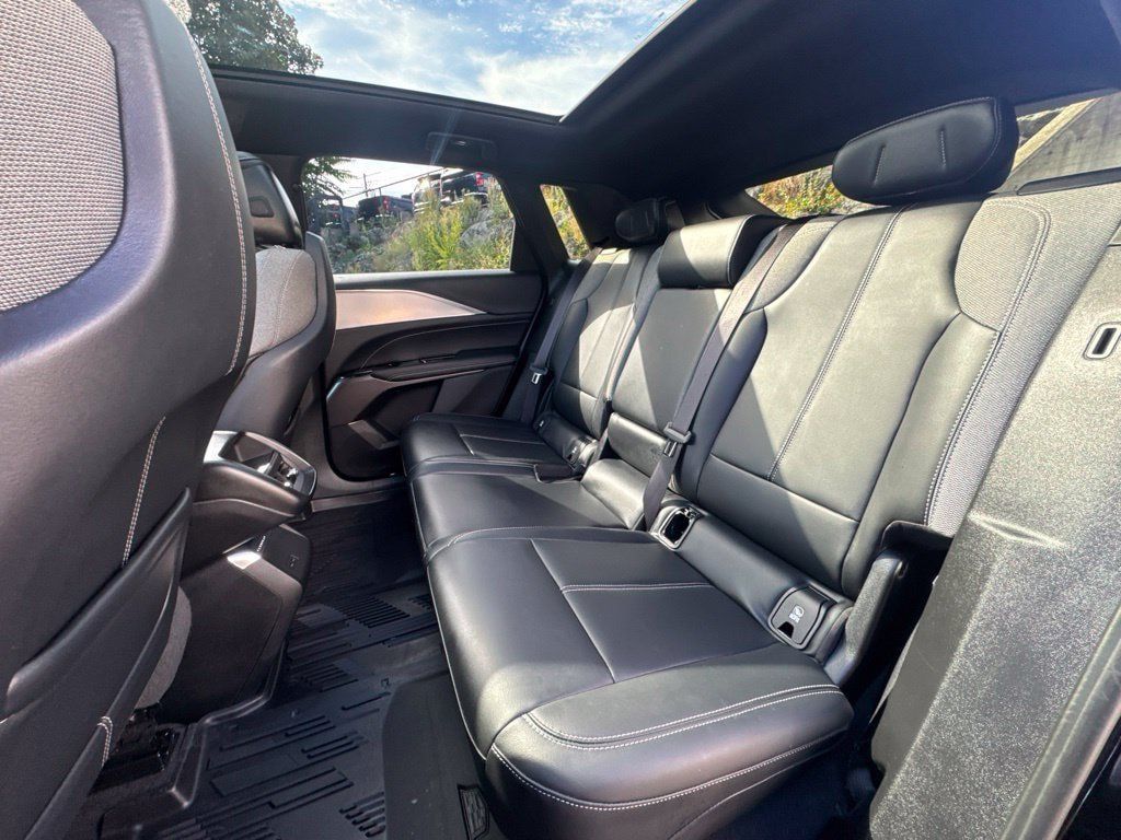 Used 2024 Cadillac Lyriq Tech w/ Driver Assist Package AWD/4WD image 19