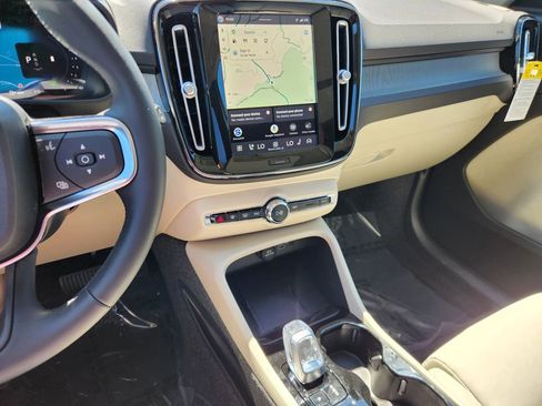 New 2026 Volvo XC40 B5 Plus w/ Climate Package AWD/4WD image 25