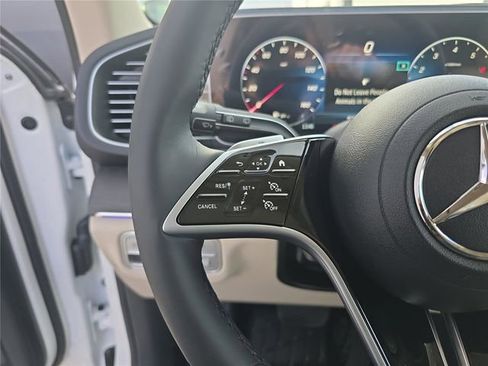 Used 2025 Mercedes-Benz GLE 350 4MATIC image 36