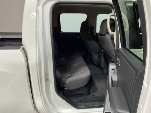 Used 2024 Nissan Frontier SV w/ Technology Package image 25