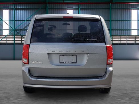 Used 2014 Dodge Grand Caravan SE w/ Quick Order Package 29E SE FWD image 4